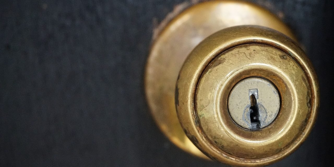 This Is a Scam Locksmith Service and Here Are the Signs