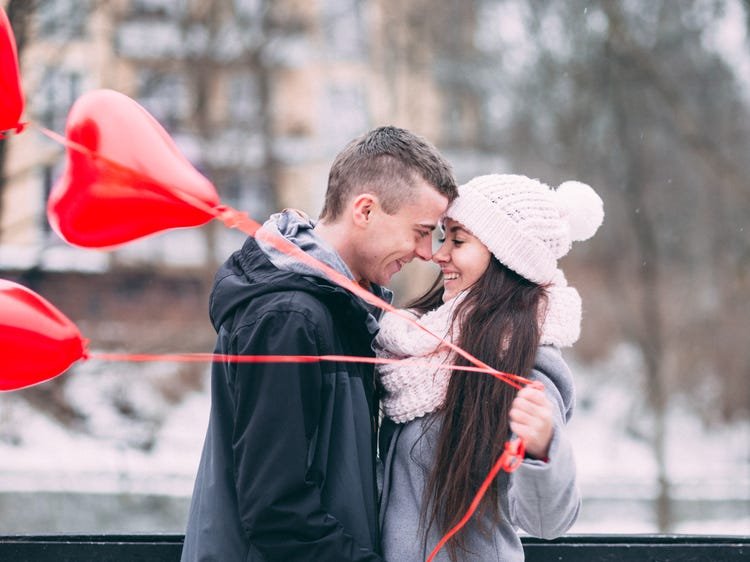 How To Keep A Relationship Alive With Gift-Giving