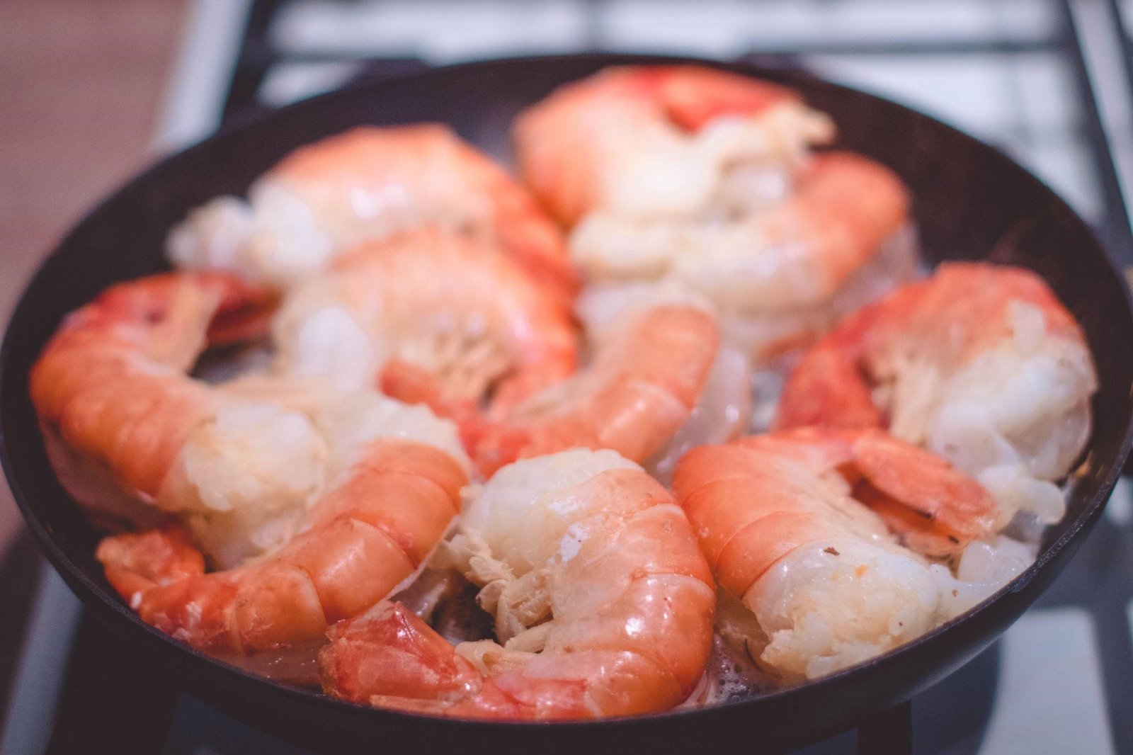 SHRIMP VS PRAWN- Know About the Similarities and Differences